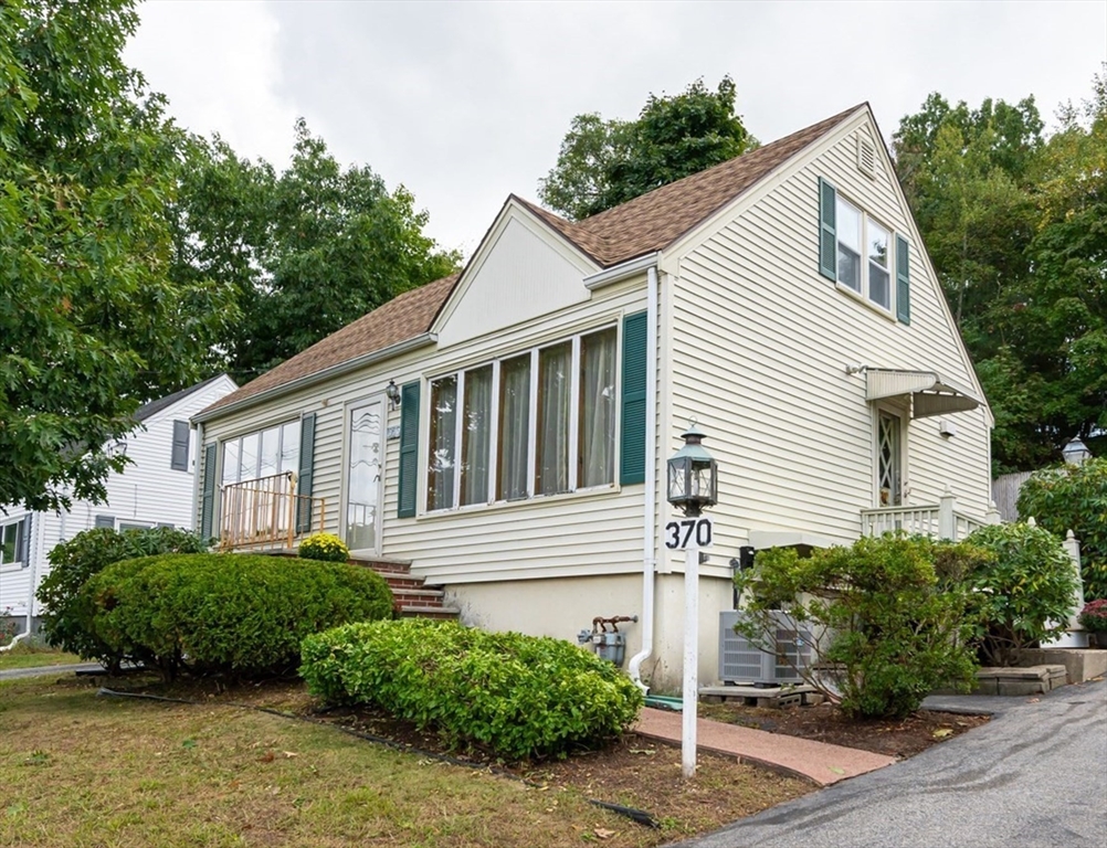 Lynnfield St, Peabody, MA 01960