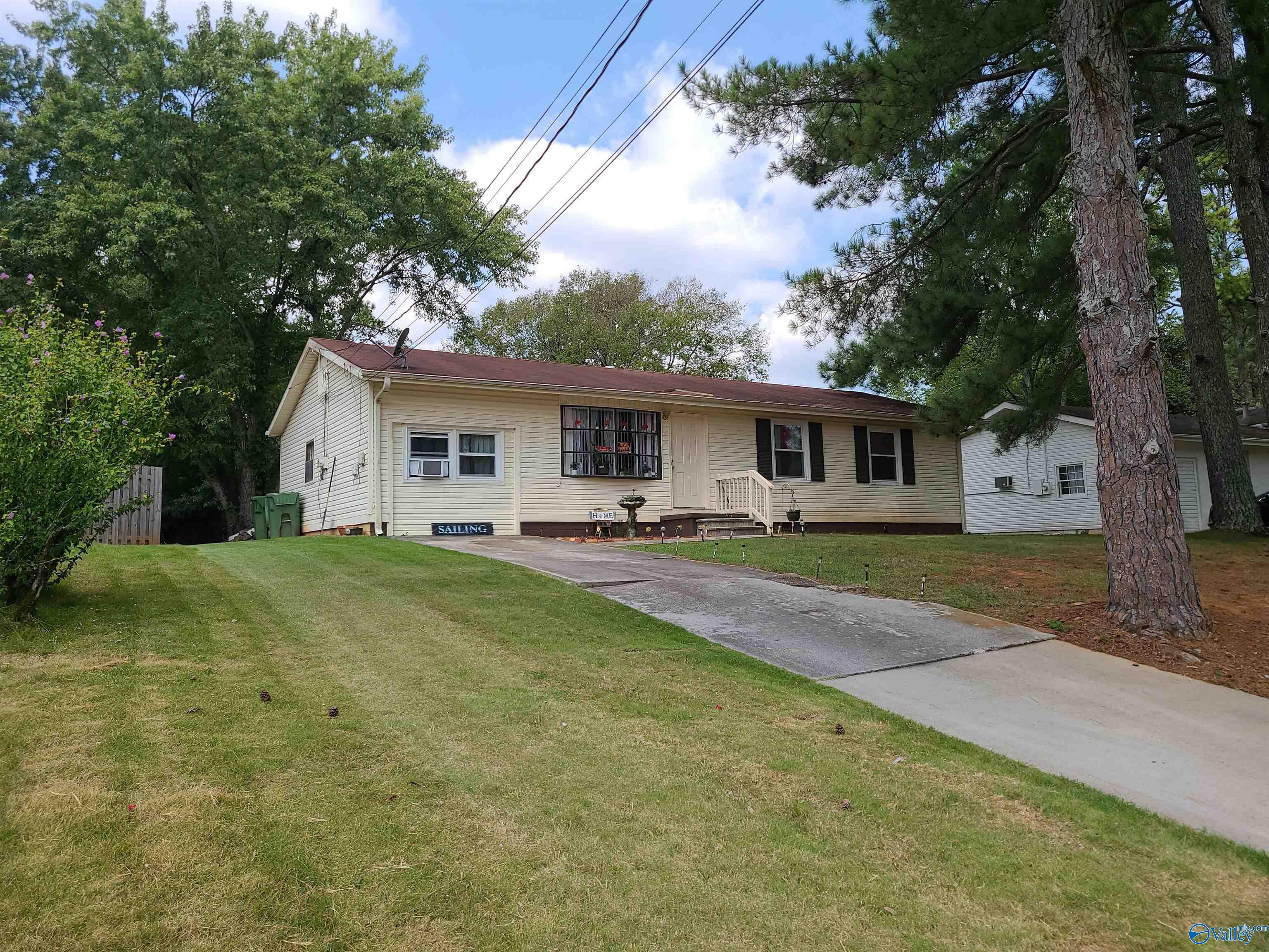 Freda Ln, Huntsville, AL 35810