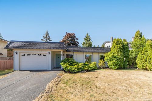572 Morison Ave, Parksville, BC, V9P1H4 | Card Image