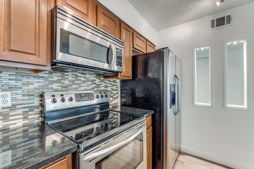 apt-190-4851 Cedar Springs Rd, Dallas, TX, 75219-1286 | Card Image