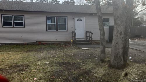 27 Panamoka Trl, Ridge, NY, 11961-2270 | Card Image