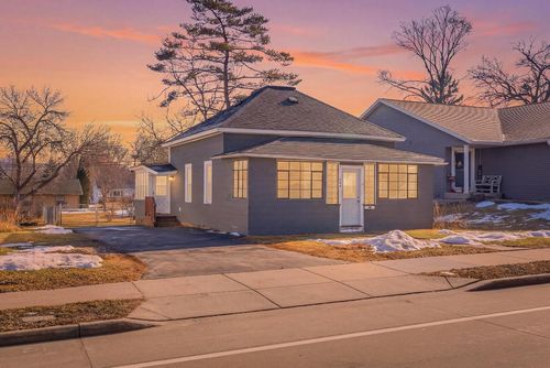 440 2nd Avenue, La Crosse, WI, 54650 | Card Image