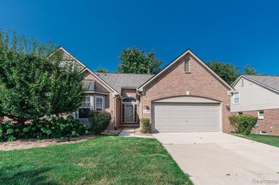 3865 Arbor Drive, Condo with 2 bedrooms, 3 bathrooms and null parking in Auburn Hills MI | Image 1