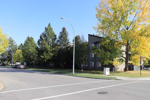 201a-5611 10 Ave, Edson, AB, T7E1R4 | Card Image