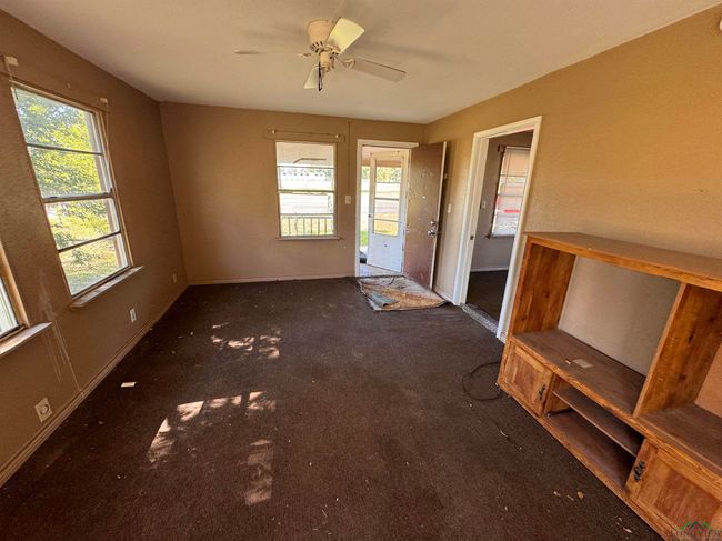 582 E Main St, House other with 2 bedrooms, 1 bathrooms and null parking in Van TX | Image 5