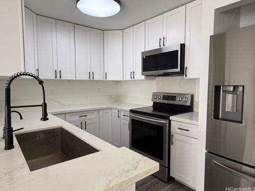 11g-468 Mananai Pl, Honolulu, HI, 96818-5334 | Card Image