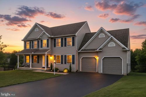 4230 Peach Orchard Holw, YORK, PA, 17402-3239 | Card Image