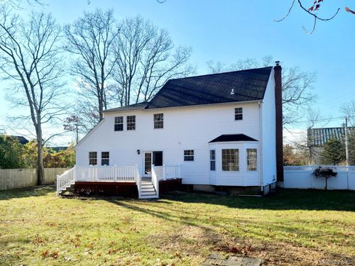 89 Railroad Ave, Center Moriches, NY, 11934-2408 | Card Image