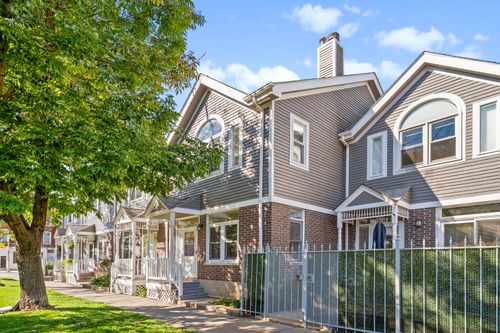 1150 School St, Chicago, IL, 60657-2236 | Card Image