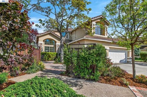 912 Loyola Way, Livermore, CA, 94550-7286 | Card Image