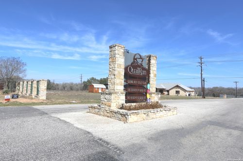 101 Turnberry Dr, La Vernia, TX, 78121-5111 | Card Image