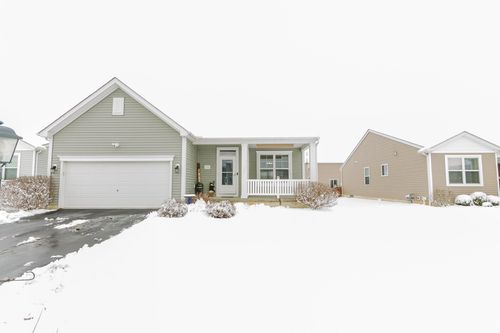 354 Glen Crossing Dr, Etna, OH, 43062-7143 | Card Image