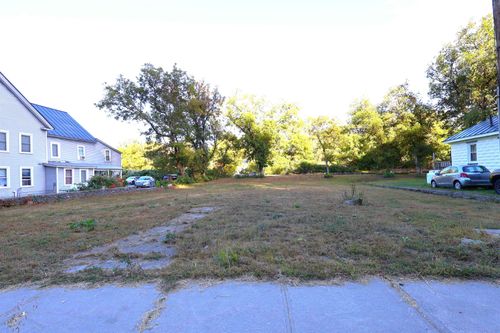 348 S Main St, White River Junction, VT, 05001-7075 | Card Image