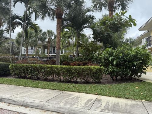 6-1000 Palm Trl, Delray Beach, FL, 33483 | Card Image