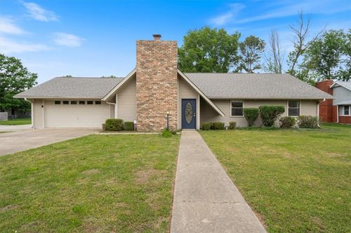 2115 W Tulsa St, Siloam Springs, AR, 72761-3821 | Card Image