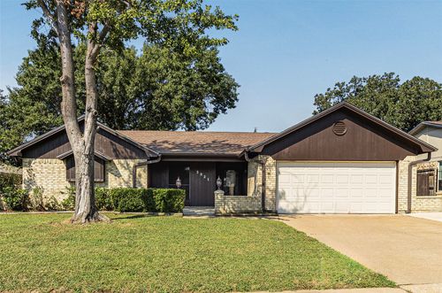 3021 Mossy Oak Ln, Bedford, TX, 76021-3613 | Card Image