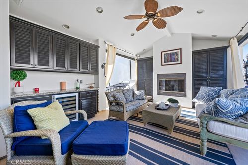 2-426 1/2 Narcissus, Corona del Mar, CA, 92625 | Card Image