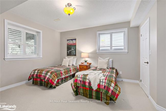 15 Westwind Dr, House attached with 4 bedrooms, 2 bathrooms and 2 parking in Collingwood ON | Image 35