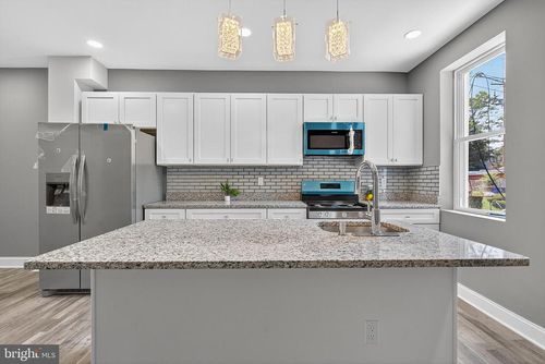 142 Collins Ave, BALTIMORE, MD, 21229-3603 | Card Image
