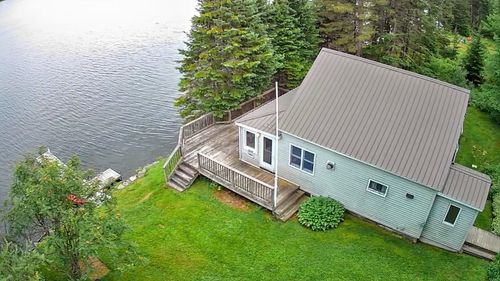 124 Spooner Rd, Pittsburg, NH, 03592-5480 | Card Image