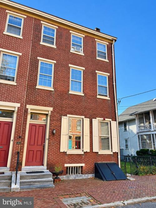 c-30 W Union Street, Burlington, NJ, 08016 | Card Image