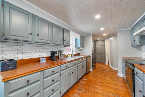 396 Governor Wentworth Highway, Tuftonboro, NH, 03816 | Card Image