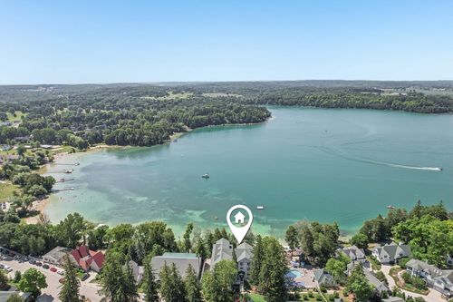 281 Victorian Village Dr, Elkhart Lake, WI, 53020 | Card Image