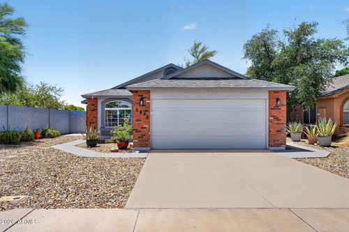8845 E Des Moines St, Mesa, AZ, 85207-6017 | Card Image