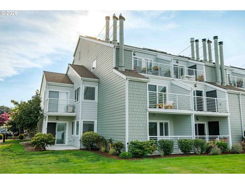 125 N Hayden Bay Dr, Portland, OR, 97217-7961 | Card Image
