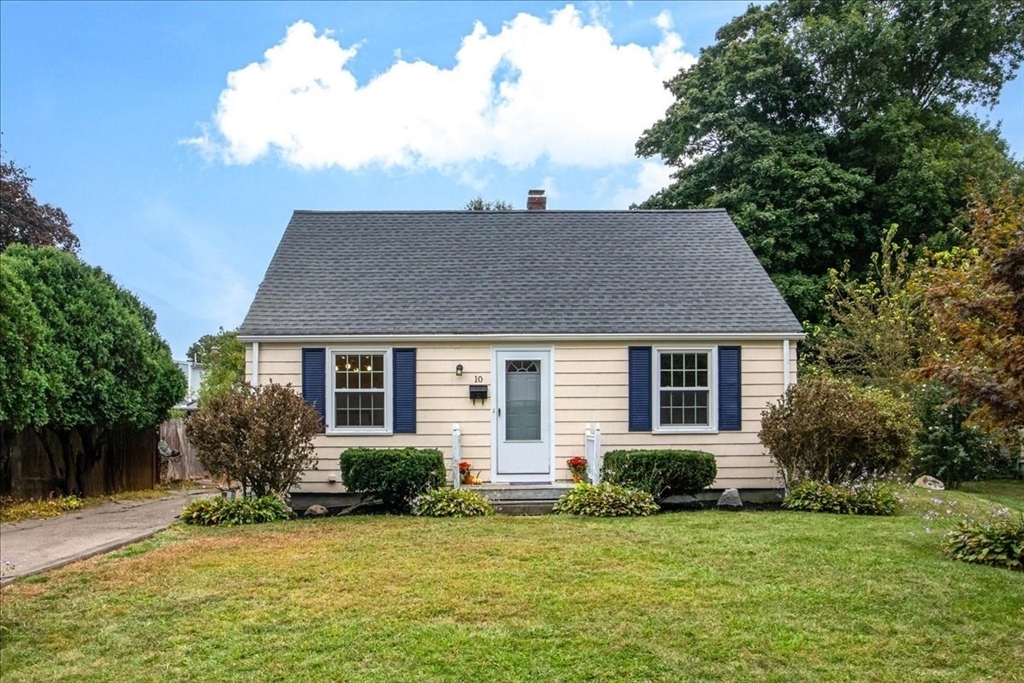 West Ct, North Kingstown, RI 02852