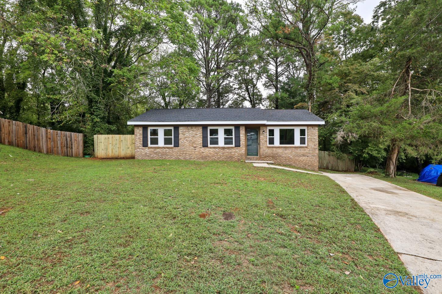 Chrenshaw Dr, Huntsville, AL 35810