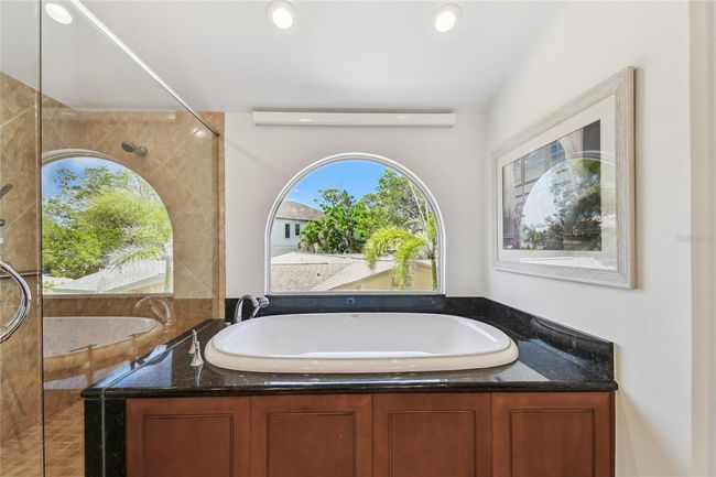 Soaking tub | Image 54