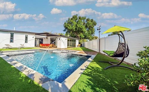 22616 Oxnard St, Woodland Hills, CA, 91367-3321 | Card Image