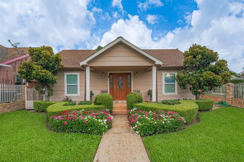 7833 Narcissus St, Houston, TX, 77012-3641 | Card Image