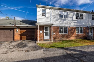 34 - 10382 Manorford Drive, Condo with 2 bedrooms, 1 bathrooms and null parking in Parma Heights OH | Image 1