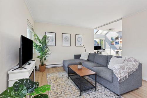 302-550 E 7th Ave, Vancouver, BC, V5T1N7 | Card Image