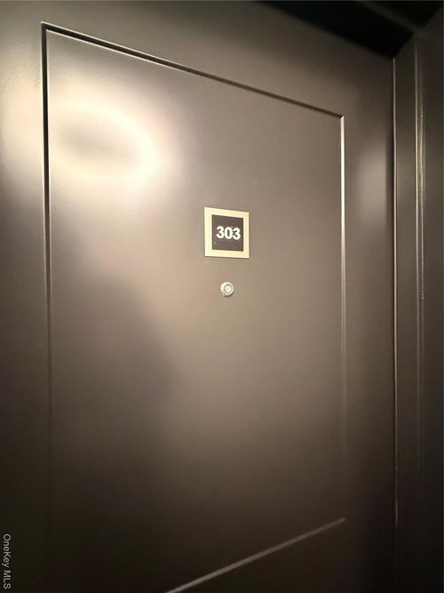 303-122 Greenwich Ave, Goshen, NY, 10924-2012 | Card Image