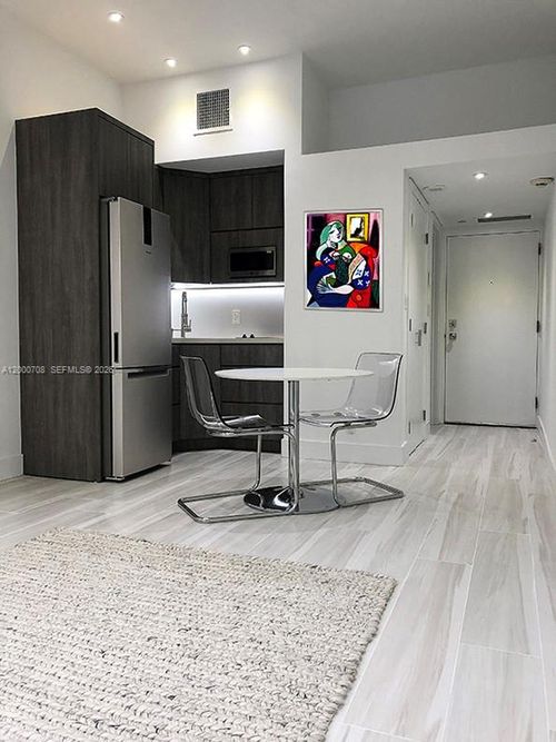 cc6-1915 Brickell Ave, Miami, FL, 33129-1736 | Card Image
