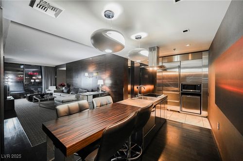 2201-4381 W Flamingo Rd, Las Vegas, NV, 89103-3903 | Card Image