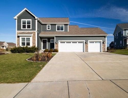 W198N5020 Hickory Street, Menomonee Falls, WI, 53051 | Card Image