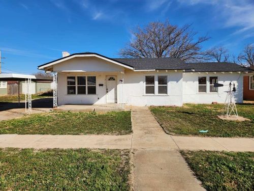 910 S 11th St, Slaton, TX, 79364-5324 | Card Image