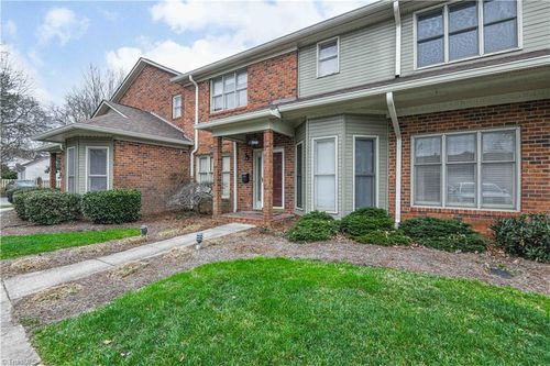 351 S Cherry St, Kernersville, NC, 27284-2711 | Card Image