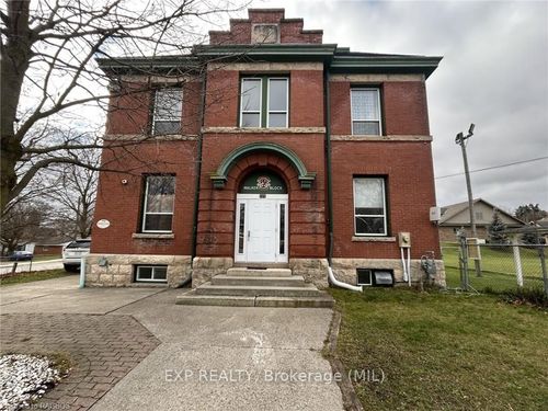 215 Jane St, Walkerton, ON, N0G2V0 | Card Image