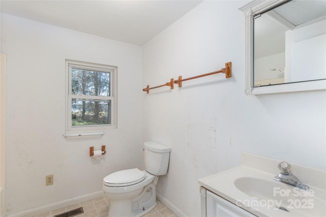43 Laurel Pines Church Rd, House other with 2 bedrooms, 2 bathrooms and null parking in Fairview NC | Image 9
