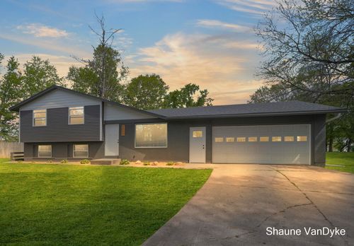 4566 Lantern Ct Nw, Comstock Park, MI, 49321-9132 | Card Image