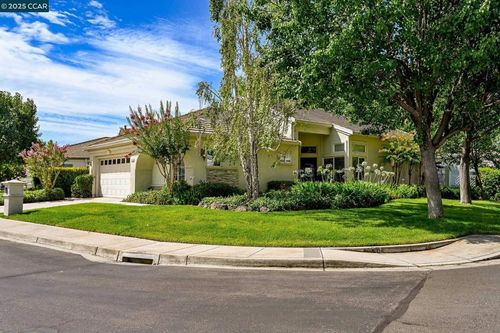 95 Goldspur Way, Brentwood, CA, 94513-6017 | Card Image