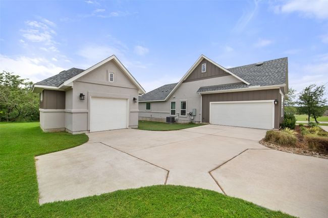 127 Buteo St, House other with 4 bedrooms, 3 bathrooms and 2 parking in Cedar Creek TX | Image 5