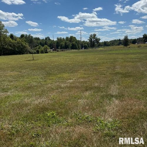 14017 Eastland Dr, Mount Vernon, IL, 62864-8133 | Card Image