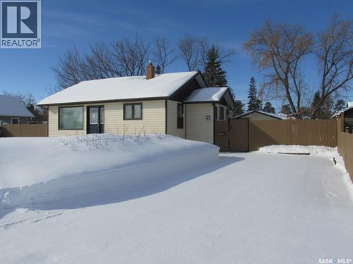 204 6 St N, Nipawin, SK, S0E1E0 | Card Image