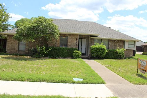 1908 Espinosa Dr, Carrollton, TX, 75010-4001 | Card Image